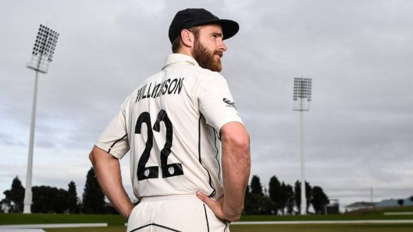 Kane Williamson amusingly chases cap to the boundary in Wellington Test