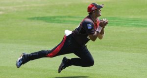 Praveen Tambe takes a spectacular catch in CPL T20