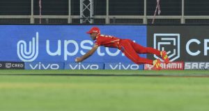 Ravi Bishnoi unbelievable running catch in IPL 2021