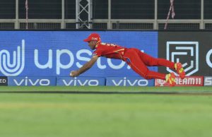 Ravi Bishnoi unbelievable running catch in IPL 2021